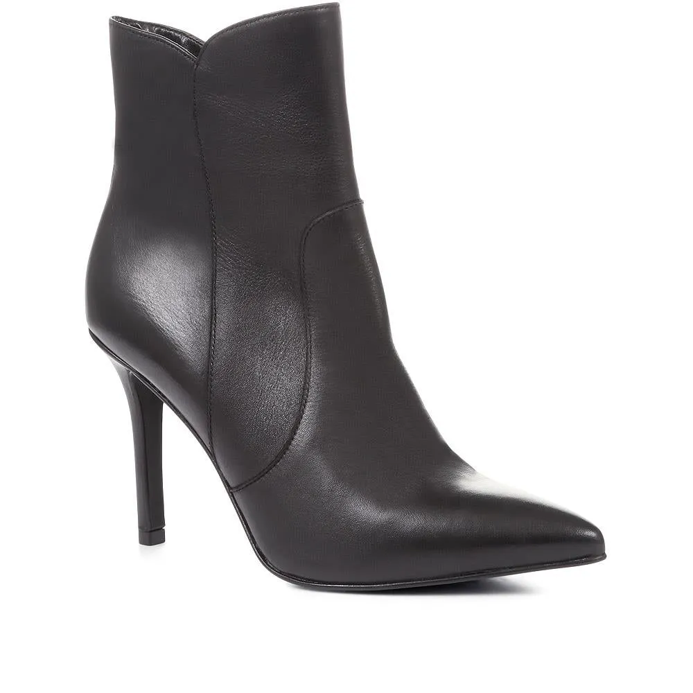 Cadence Black Leather Ankle Boots | Shop Now - CODE 322-536.