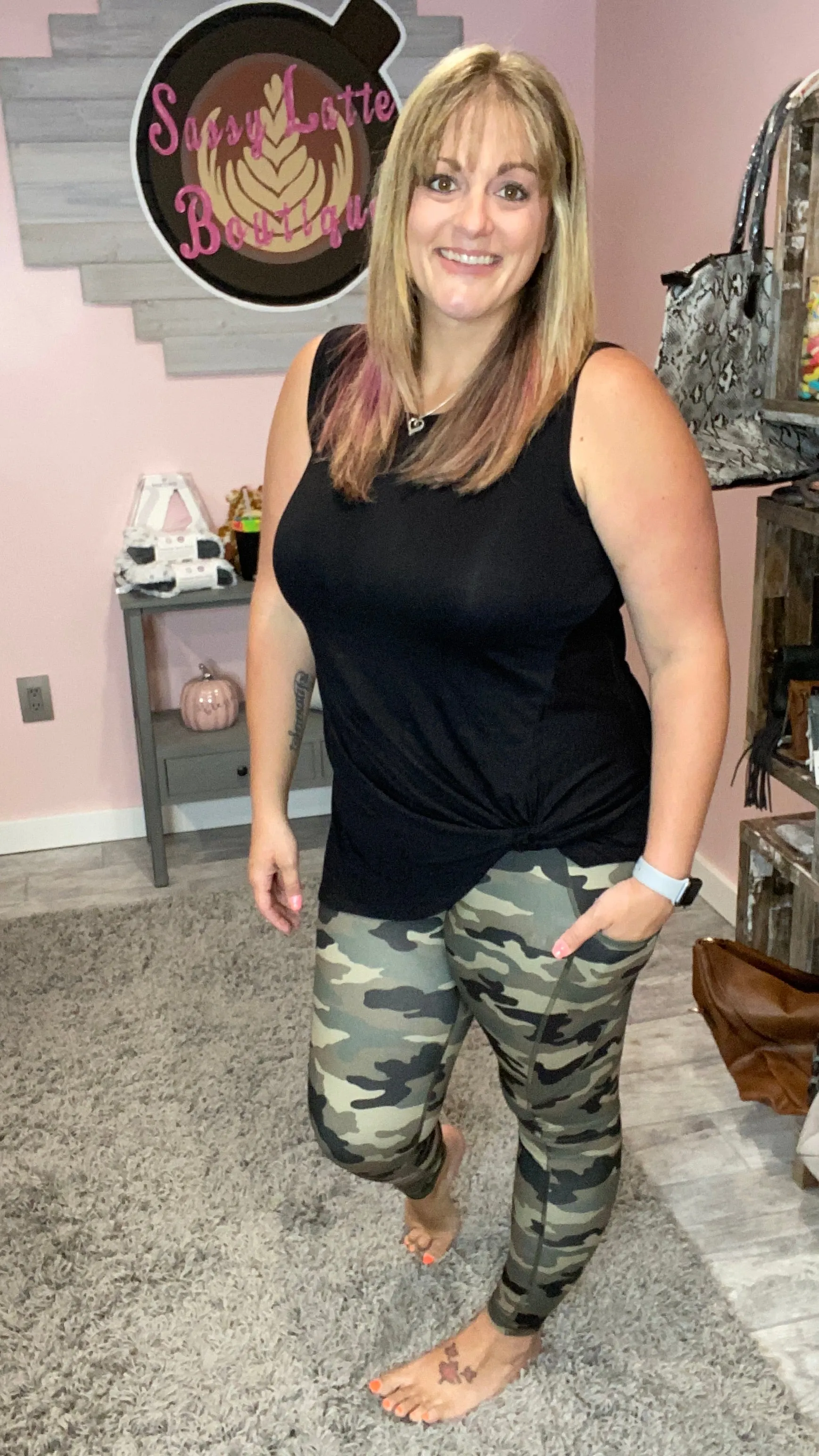 Camo leggings pockets.