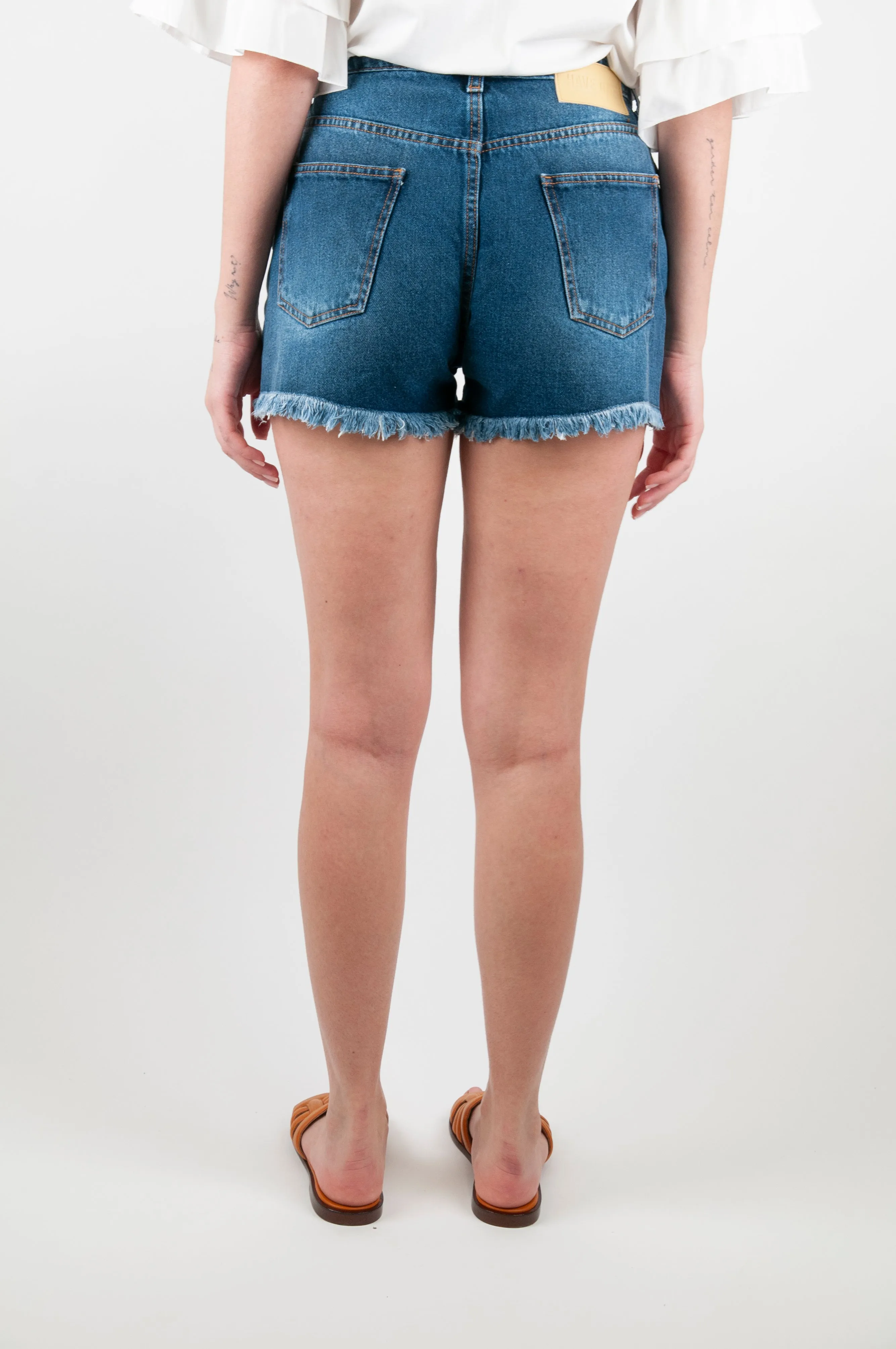 Denim shorts with frayed hem - Haveone