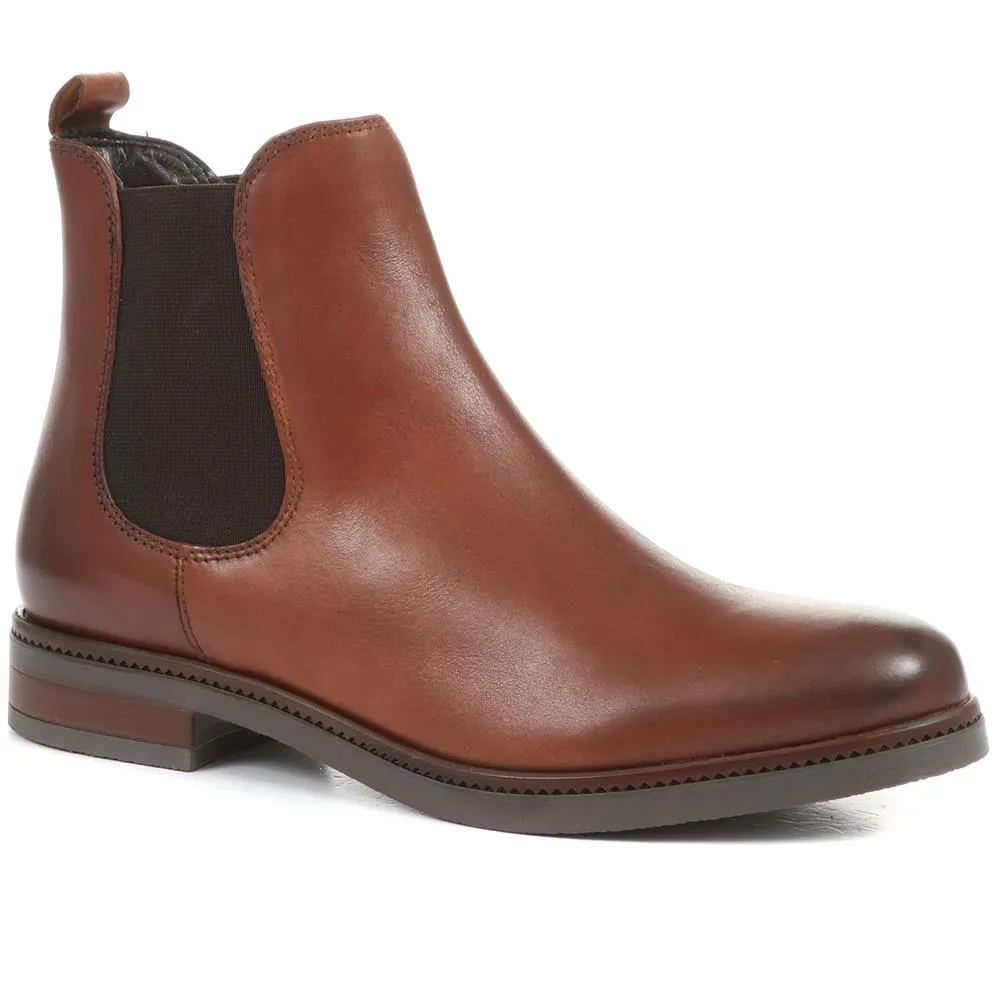 Leather Chelsea Boots - 320 550