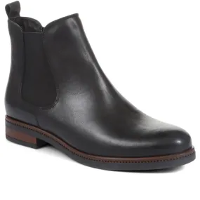 Leather Chelsea Boots - 320 550