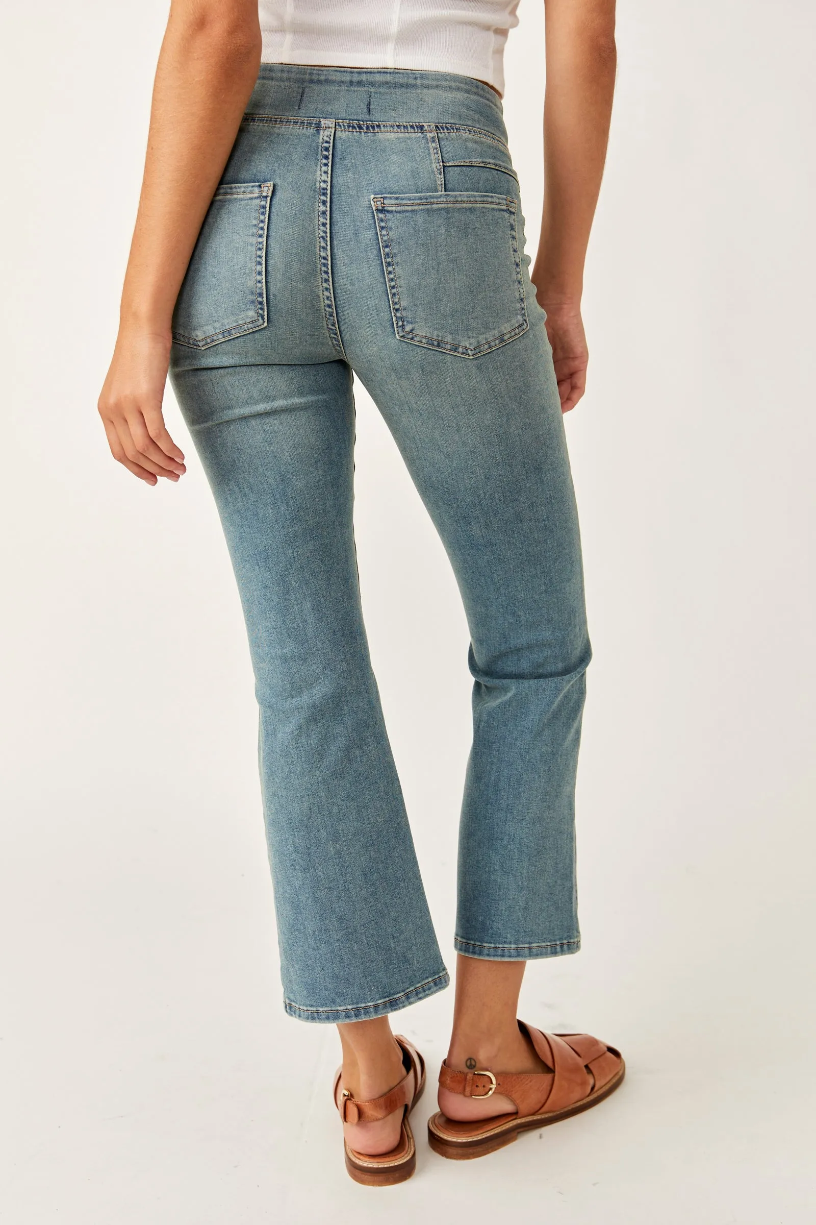 My result for the SEO-friendly version of In My Feelings Cropped Jeans is: Cropped Jeans inspired by In My Feelings song