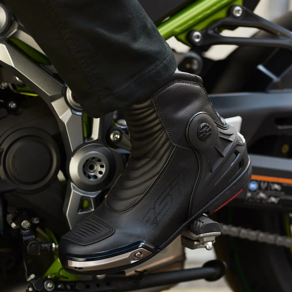 RST motorcycle boots - Tractech Evo III Short Boots in Black.