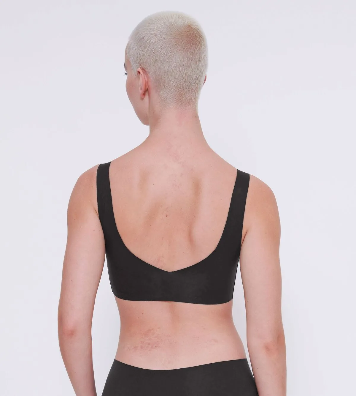 Zero Feel Bralette 2.0 - Black - shop online for comfortable, seamless black bralettes at great prices.